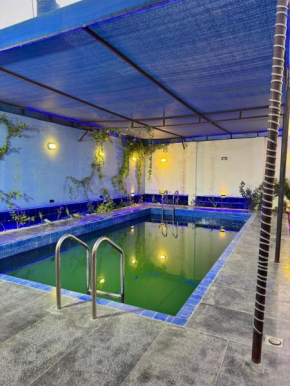 Premium Suites Farmhouse l Pool